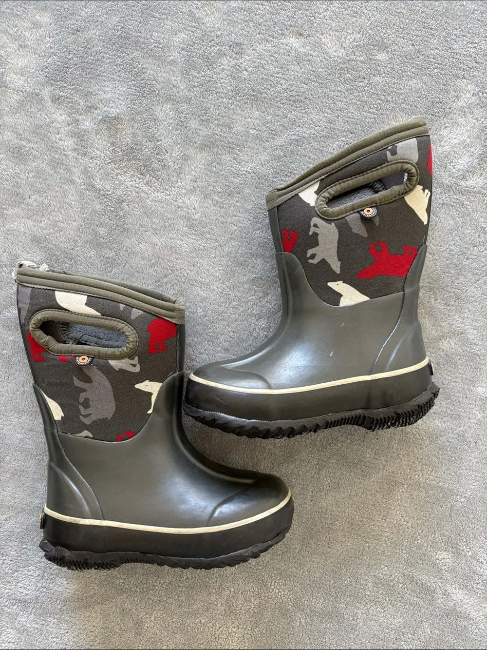 Bogs kids classics bear camo boots 9
